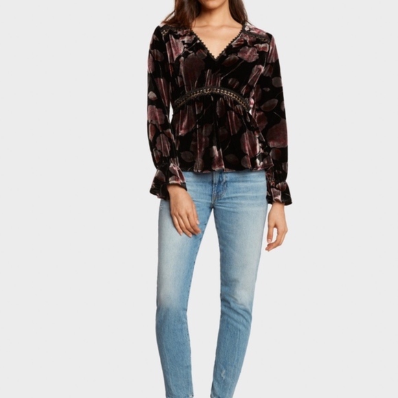 Willow & Clay Tops - NWT Willow and Clay Corinne Velvet Top